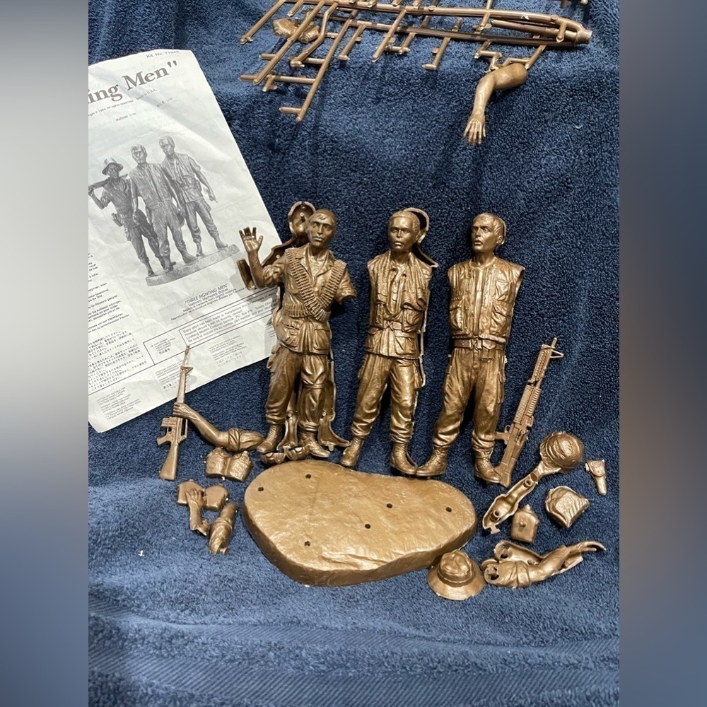 Three Fighting Men model kit - Incomplete